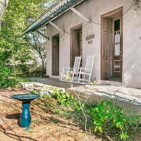 Villa Adams Travis - 1B1Ba, Pet Friendly With Fee, Walk To Main à Fredericksburg Extérieur photo