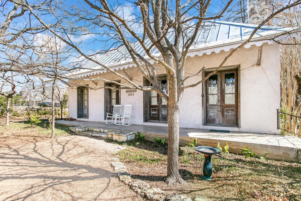 Villa Adams Travis - 1B1Ba, Pet Friendly With Fee, Walk To Main à Fredericksburg Extérieur photo