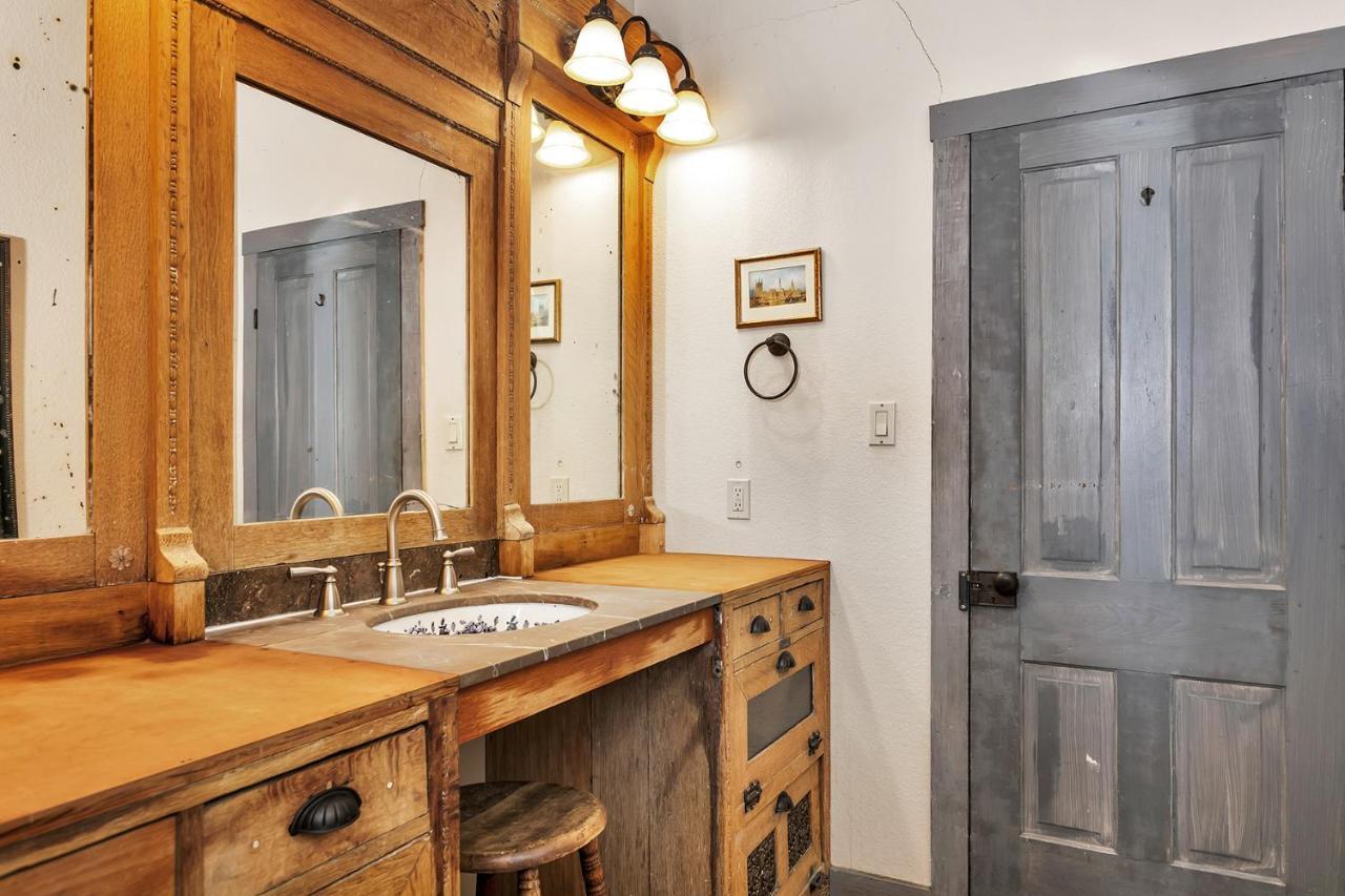 Villa Adams Travis - 1B1Ba, Pet Friendly With Fee, Walk To Main à Fredericksburg Extérieur photo
